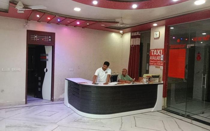 vinayak palace by CRV hotels