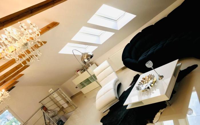 Villa Sunshine with large garden and fireplace