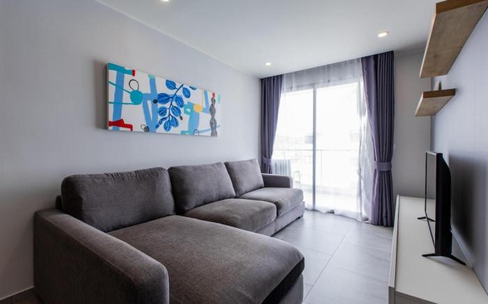 Pool View 1 Bed Apt (T2-720)