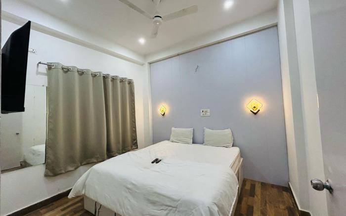 Goroomgo The White House Varanasi