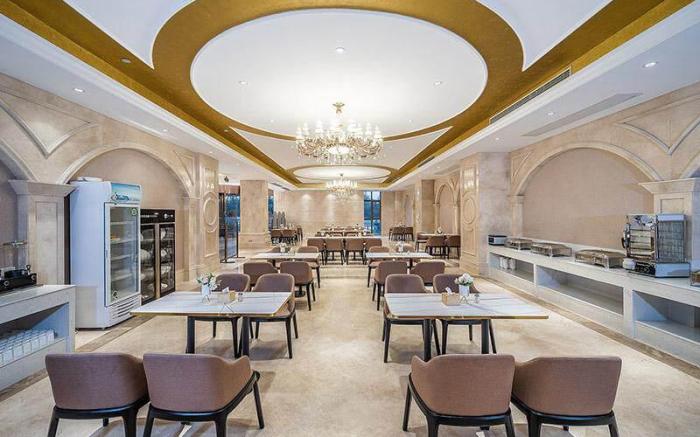 Vienna International Hotel Henan Xinyang East Station