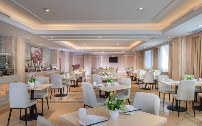 Vienna International Hotel Xinyang Railway Station Tianrun Plaza