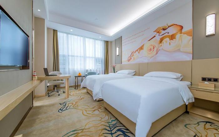 Vienna International Hotel Hubei Huanggang Normal University Ruitian Plaza