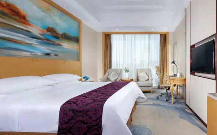 Vienna International Hotel Zhongshan Lighting Capital Huayi Plaza
