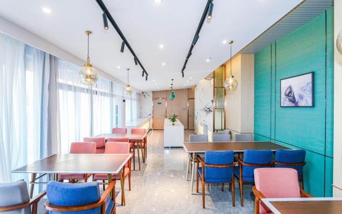 Magnotel Dongguan Fenggang Yongsheng Avenue Chamber of Commerce Building