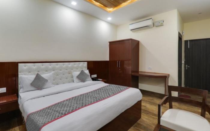 RROOMS Trijal Hotel Banquet