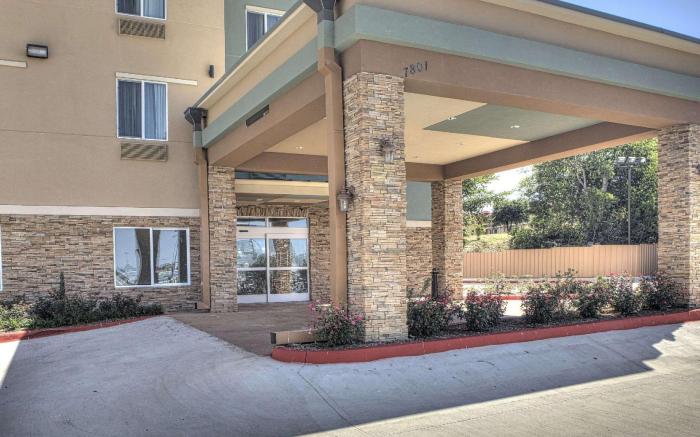 Comfort Inn & Suites Fort Worth West