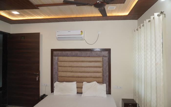 Hotel Mohani Palace