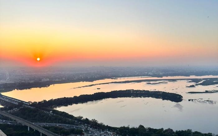 40th Floor Skyline Serenity, River View