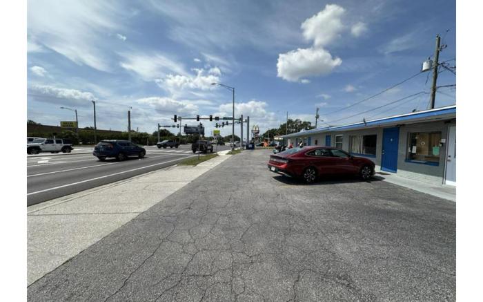 Base Motel By OYO South Tampa