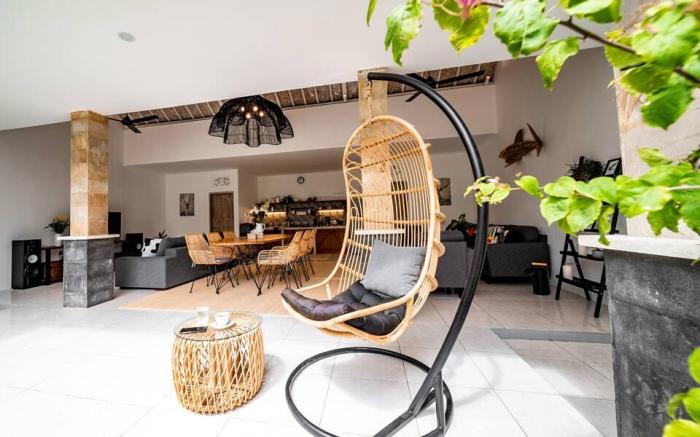 Cezanne Villa by Betterplace