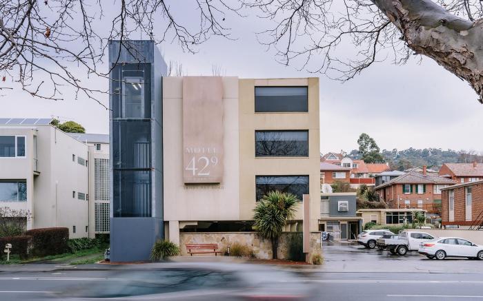 429 Apartments & Suites