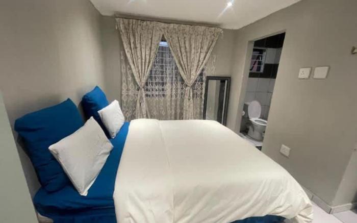 Newlands Deluxe Room 3