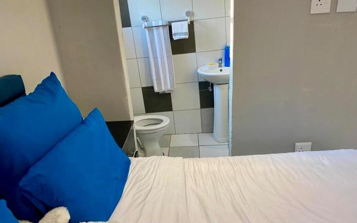 Newlands Deluxe Room1
