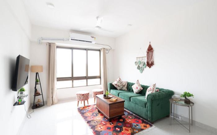 Boho, Breezy Sun-Kissed 2BHK Apt near Airport