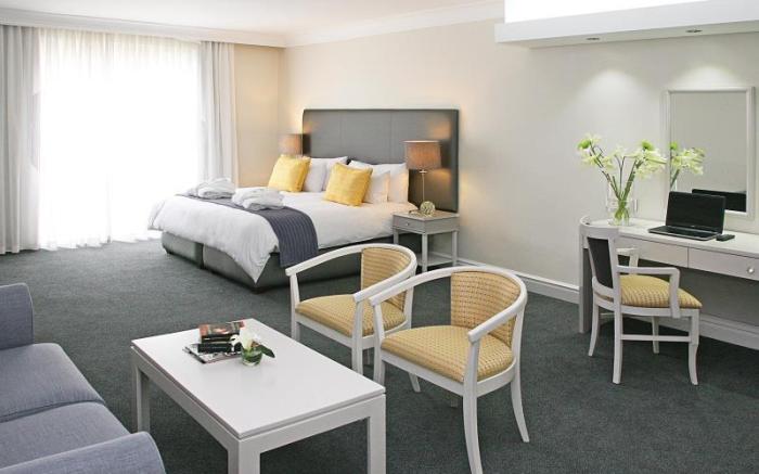 Hollow on the Square Hotel and Suites