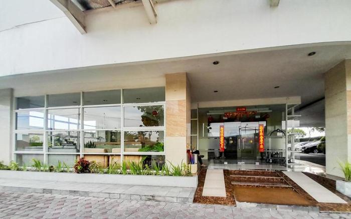 Warm Studio Student Castle Yogyakarta By Travelio