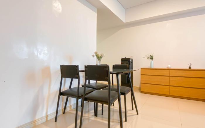 Comfy Stay 2BR at Meikarta Apartment By Travelio