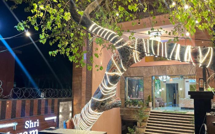 Shri Shyam Hotel, Near Harkipauri
