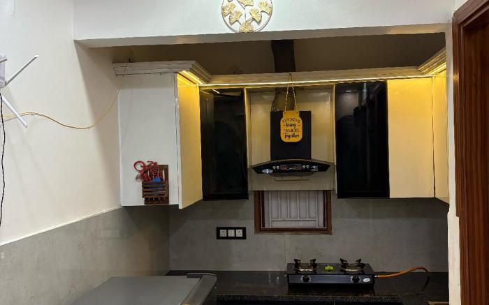 Deluxe 2 Bhk Apartment In New Delhi