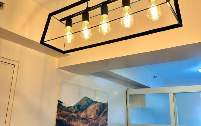 Tagaytay 1BR  Haven w/ Pool @100mbs Fibr - Netflix