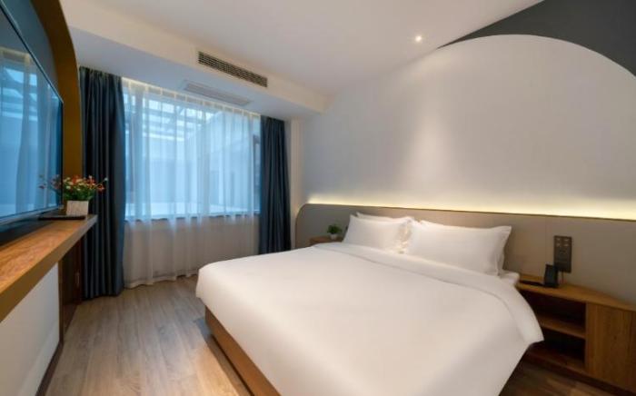 FM BLEISURE Hotel Luzhou Southwest Medical University Shuijinggou Pedestrian Street