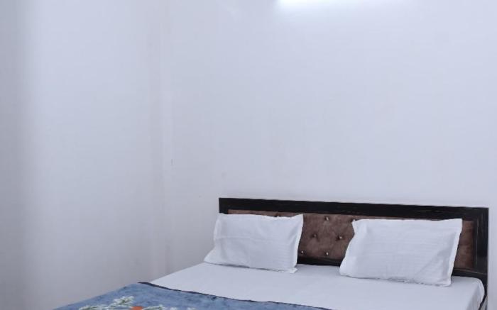 Goroomgo Kanha Shiva Homestay Faizabad