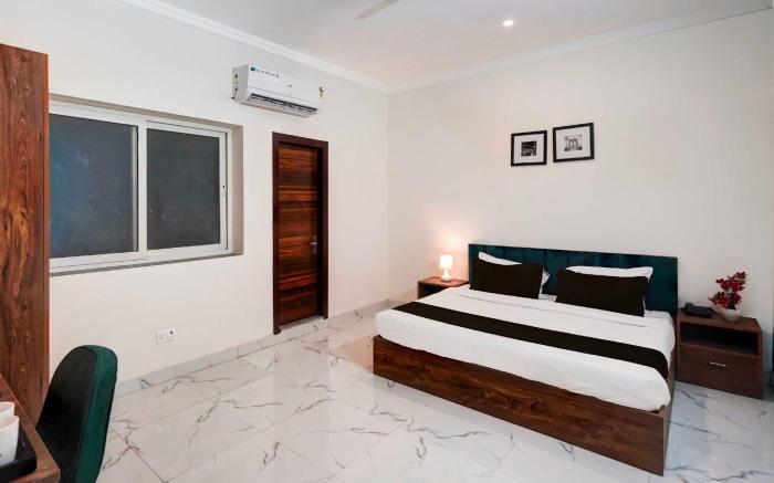 Super Collection O Sector 86 Noida