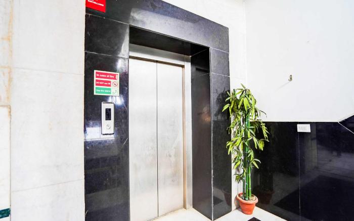Super Hotel O Sector 110 Noida