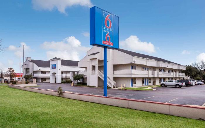 Motel 6 Irving, TX - Irving DFW Airport East