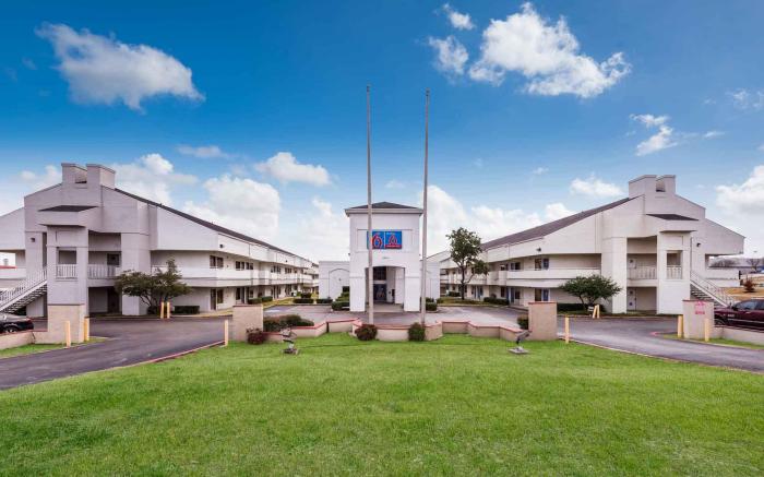 Motel 6 Irving, TX - Irving DFW Airport East