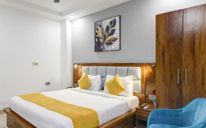 Status By Hotel The Emporio