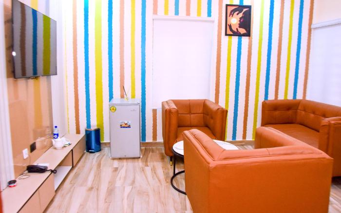 10 Kobo Hotel & Suites