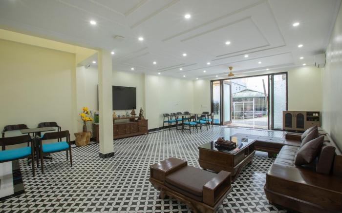 Tom Central Homestay