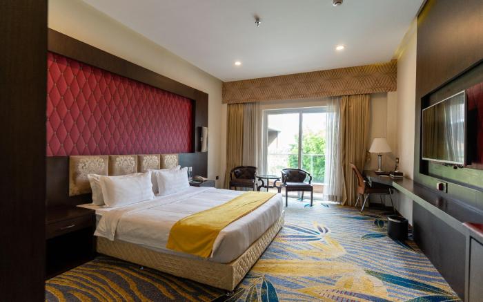 Hotel Mechi Crown