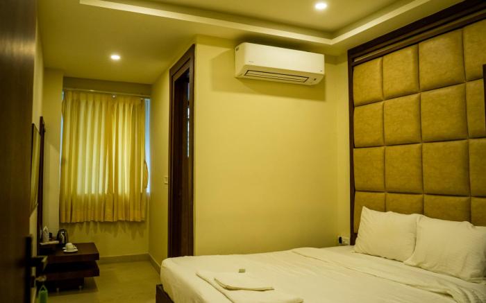 KING'S CROWN HOTEL