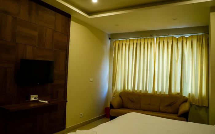 KING'S CROWN HOTEL