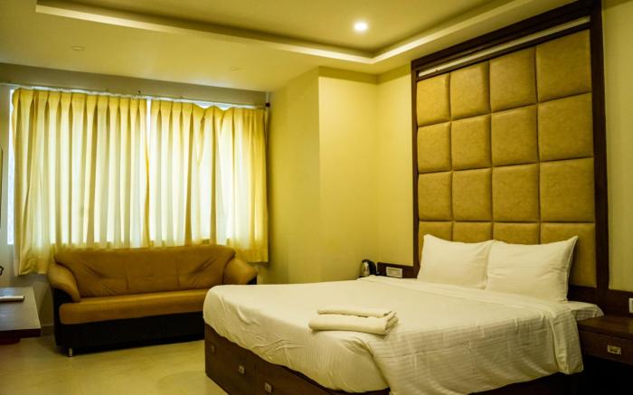 KING'S CROWN HOTEL