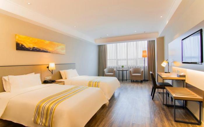 Home Inn Plus Shenyang Railway Station West Square Beier Road