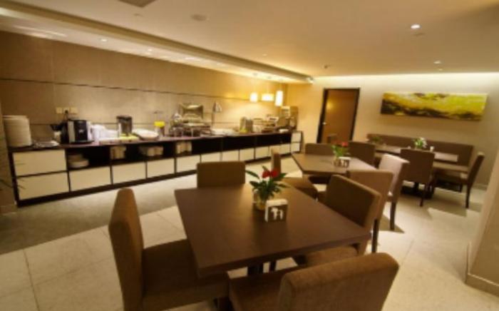 Home Inn Plus Dalian Xinghai Square Convention and Exhibition Center