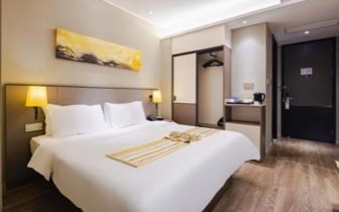 Home Inn Plus Kunming Baiyun Road Tongde Plaza