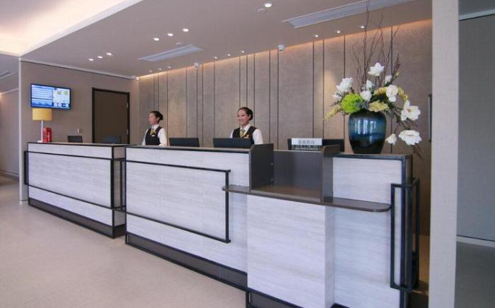 Home Inn Plus Tianjin Wudadao Scenic Area Xiaobailou Metro Station