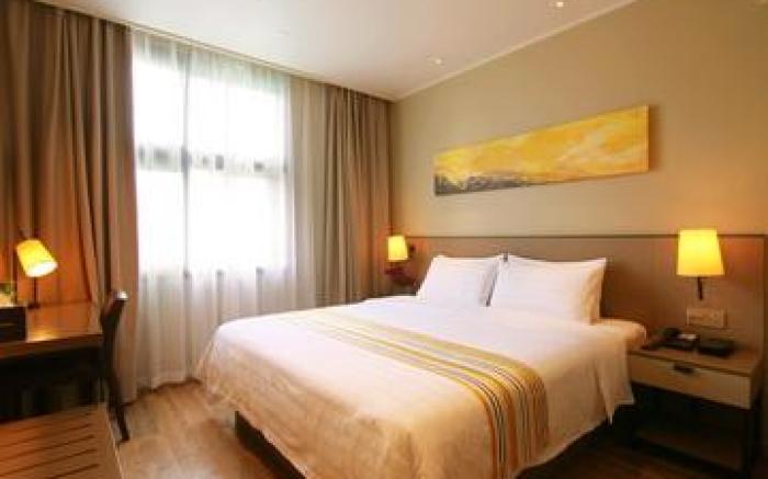 Home Inn Plus Dandong Yalu River Bridge Duanqiao Scenic Area Andong Old Street Railway Station