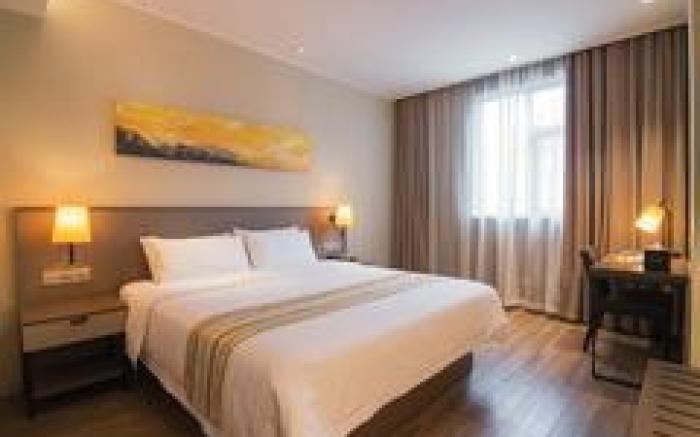 Home Inn Plus Weihai High-speed Railway Station Hanlefang Pedestrian Street