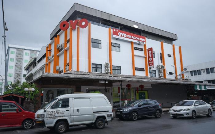 Super OYO 976 Dragon Inn