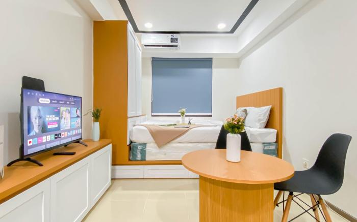 Cozy Living Studio Room Meikarta Apt By Travelio