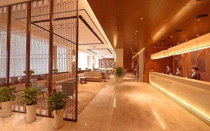 Home Inn Plus Zhengzhou Manhattan Civil Aviation Road Metro Station