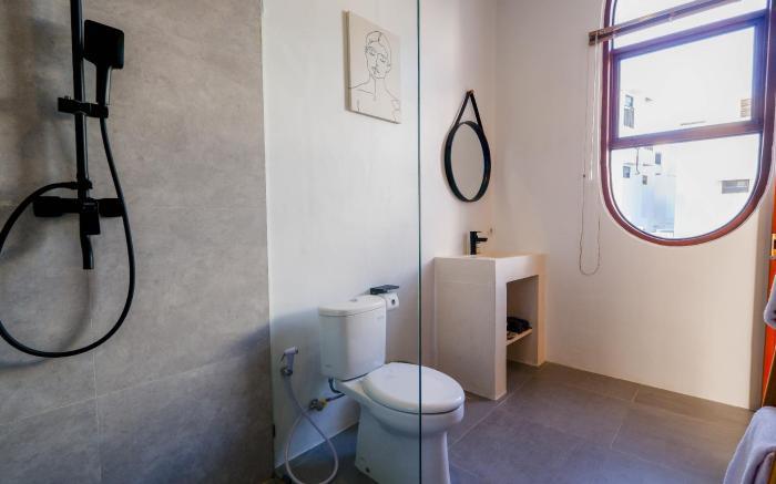 Villa w/ Swings, Pool & Rooftop |30 min to Airport