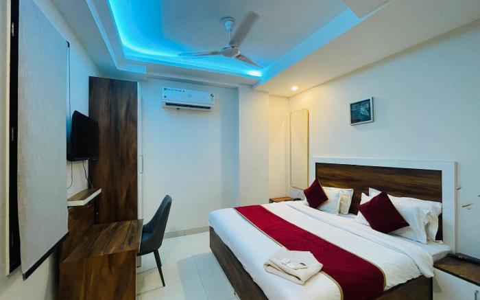 Embrace luxury Hotel & Banquet