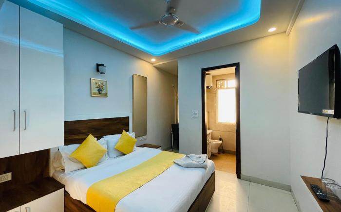 Embrace luxury Hotel & Banquet